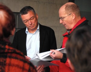 Hans Wanner sucht immer wieder das Gespräch mit der Mahnwache.
