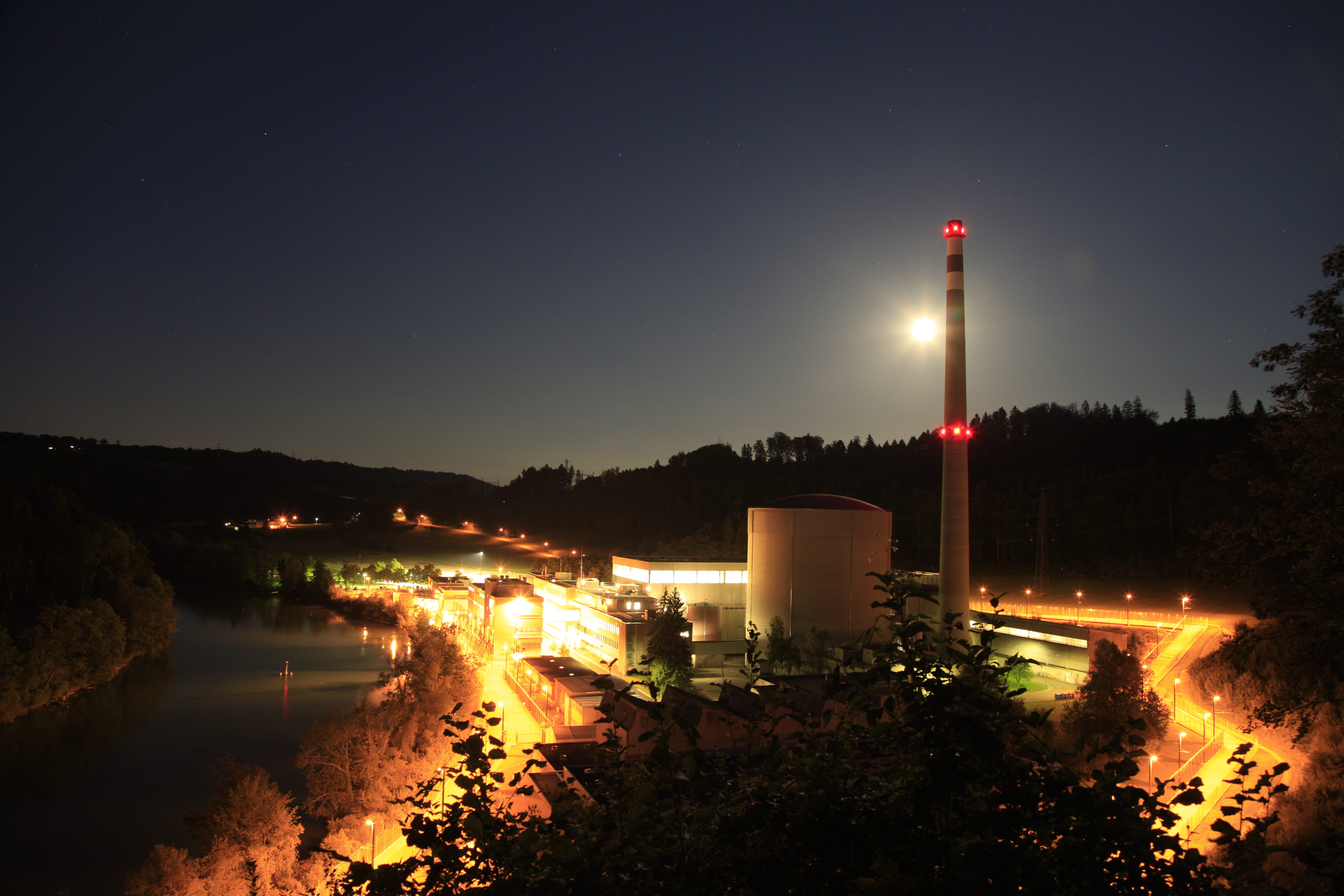 KKW Mühleberg bei Nacht