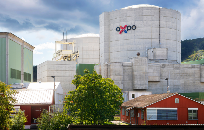 Kernkraftwerk Beznau mit Reaktor und Gebäuden