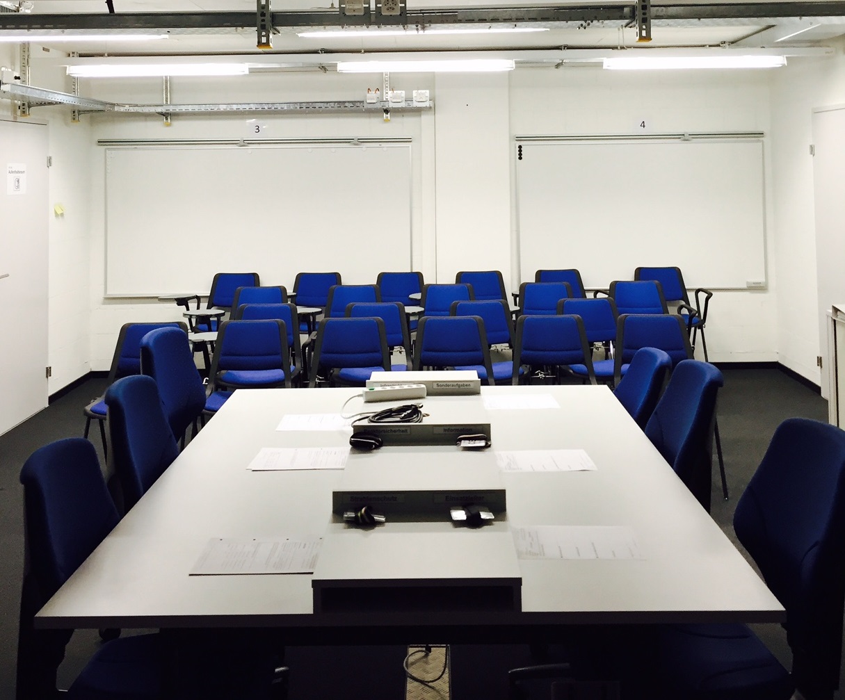 L'IFSN dispone inoltre, presso la sede di Brugg, di una sala d'emergenza attrezzata modernamente, in cui l'organizzazione d’intervento è in grado assumere il comando delle operazioni rapidamente.